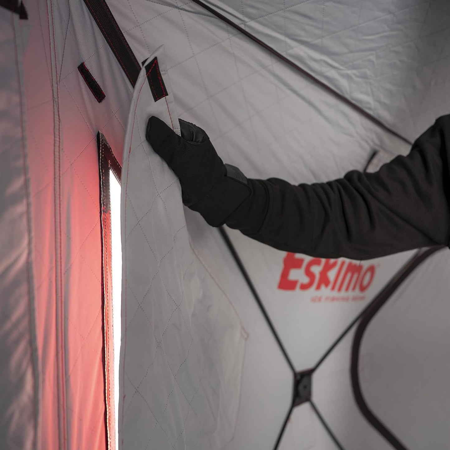 Eskimo Outbreak 350XD Insulated Shelter [Shipping Size 58x11x11=112]