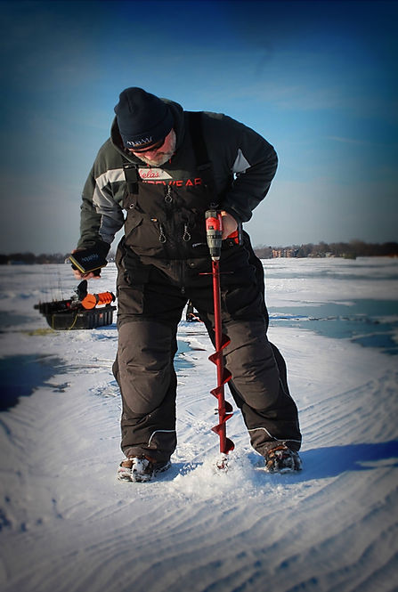Nils folding ice auger