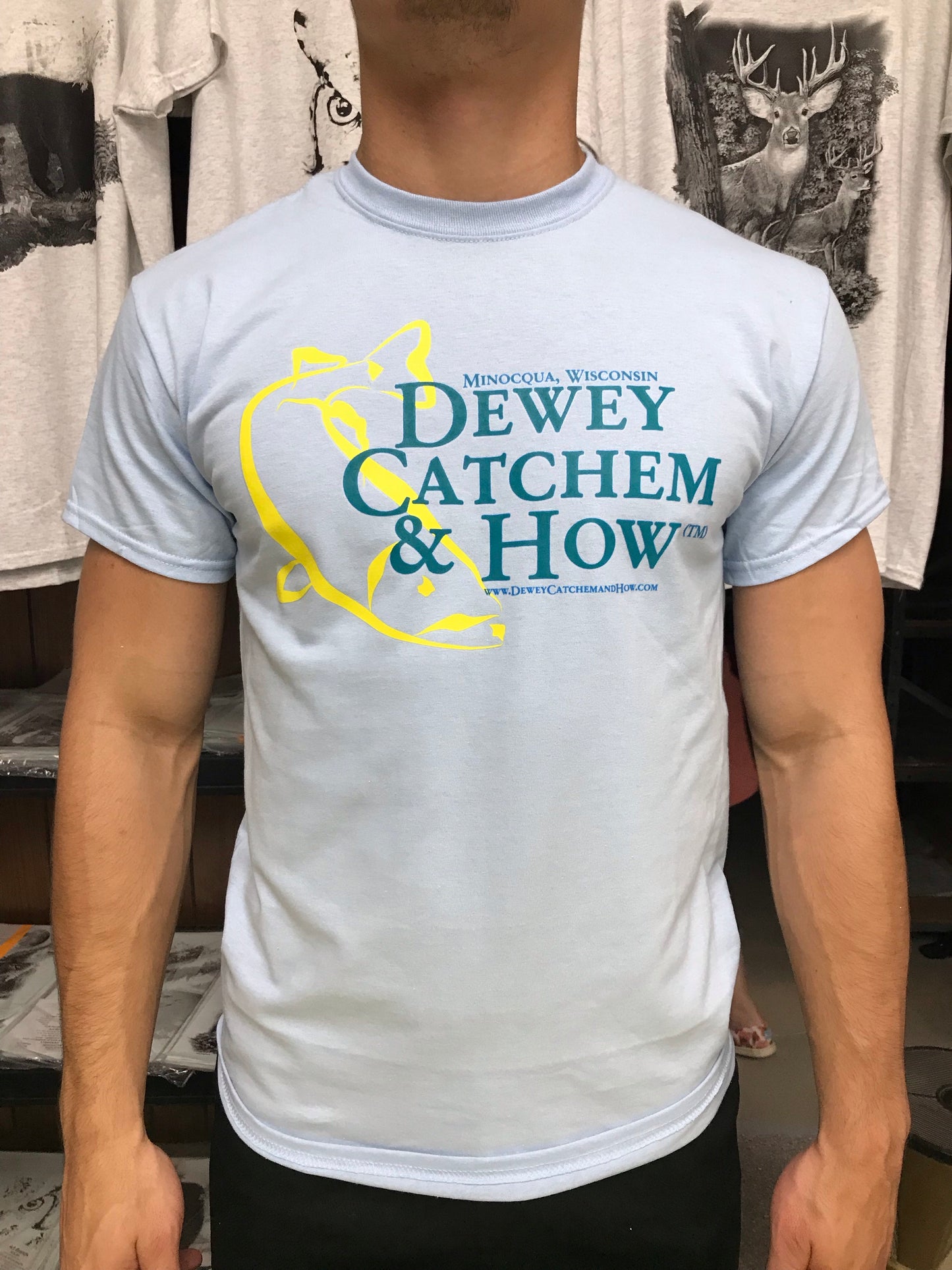 Dewey Catchem and How Logo T-shirt Light Blue