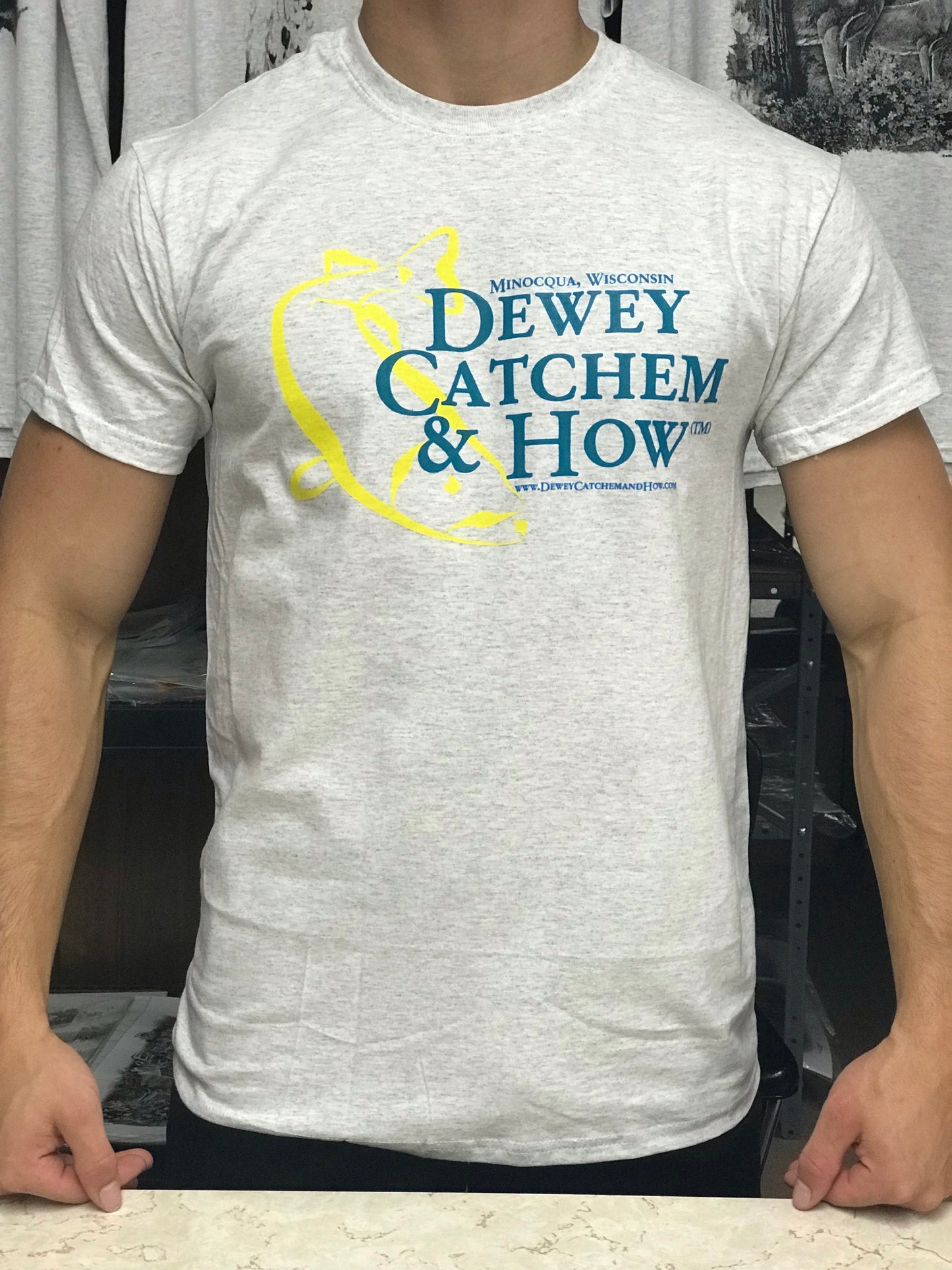 Dewey Catchem and How Logo T-shirt Ash
