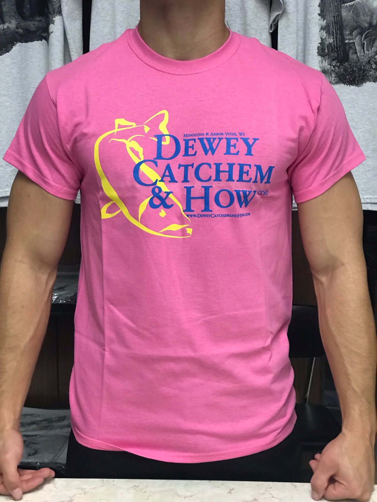 Dewey Catchem and How logo t-shirt azalea pink